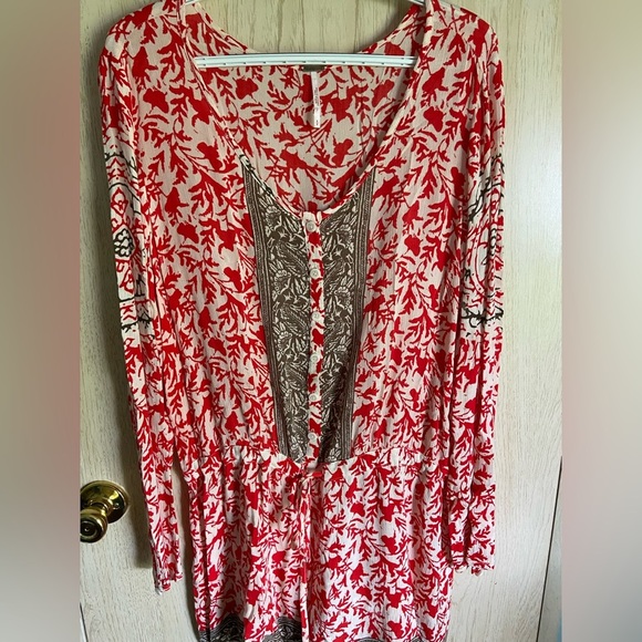 Free People Gardenia Combo Red White Floral Medallion Print Resort Romper Size S - Picture 3 of 11